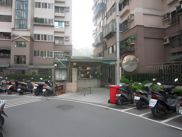 新北五股法拍大樓-2