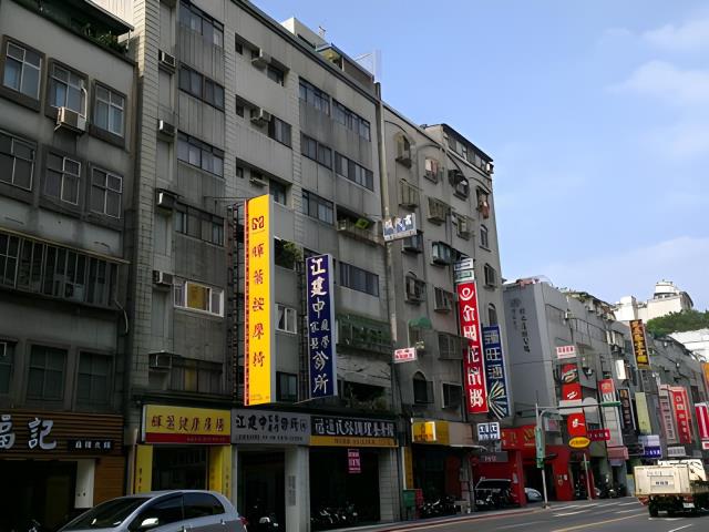 台北松山拍賣大樓-1